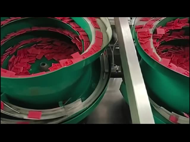 Automatic Plastic Cap Assembly Machine 3000caps/Hour SS304 Bottle Assembly Line