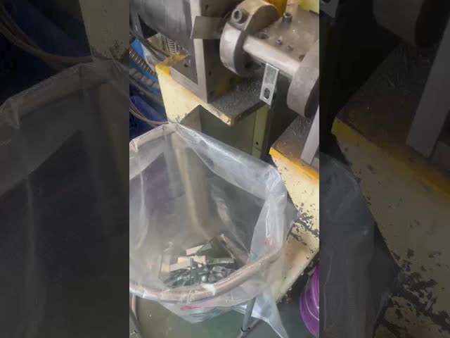 50-1000mm Hot Dip Galvanized Ladder Type Cable Tray For Wireway Cable Management Drainage