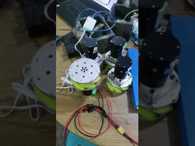 AGV Robot Mecanum Wheels Manual / Automatic Charging Omnidirectional Wheels