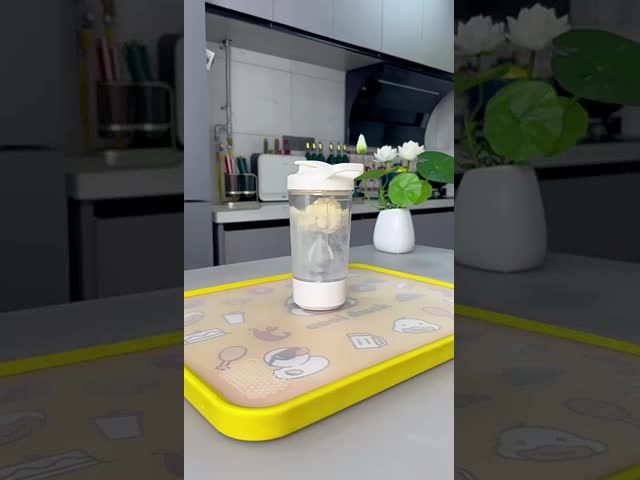 Electric Portable Juice Maker 3.7V  2.2W Efficient With USB Rechargeable Battery