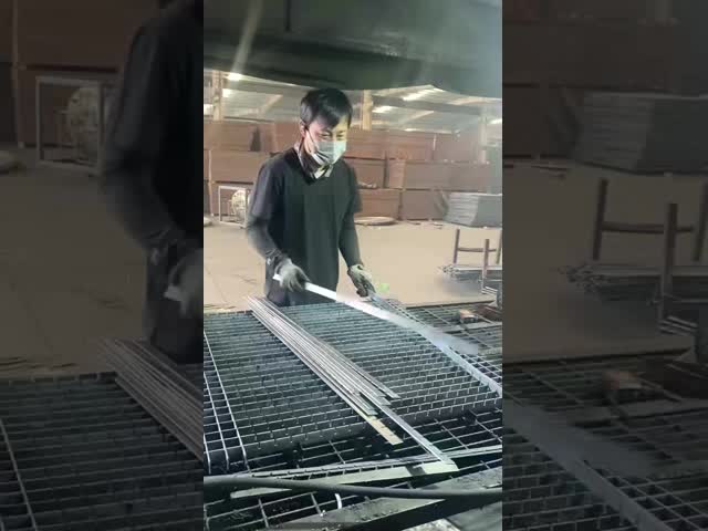 Hot Dipped Galvanized Metal Grating 505 Serrated Bar Safety Walkway Steel Grating