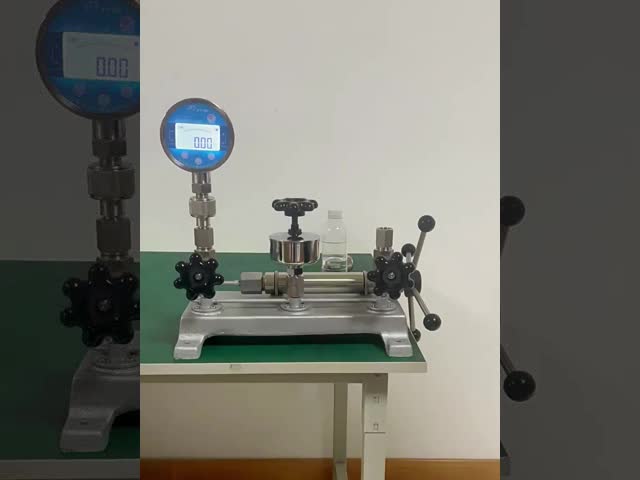 Oil Pressure Calibration Bench 6MPa -80Kpa Vacuum Gauge Calibrator