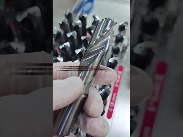 Solid Carbide Internal Coolant Drill Enhanced Chip Evacuation
