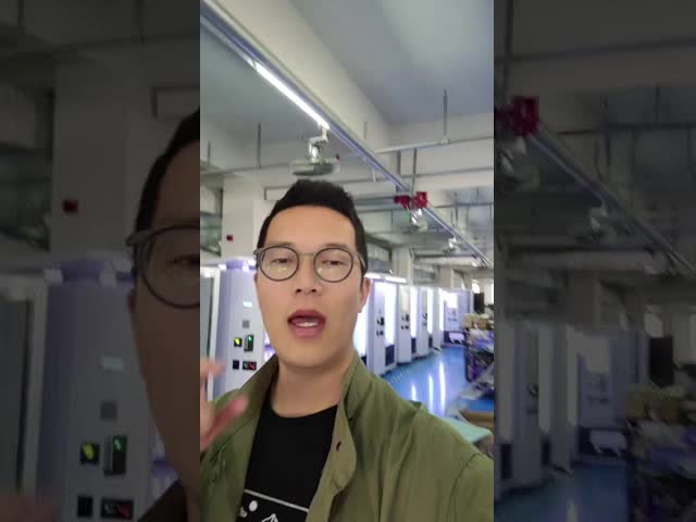 Compact Frozen Food Vending Machine with Temperature Control 3℃-20℃ and 24/7 Access