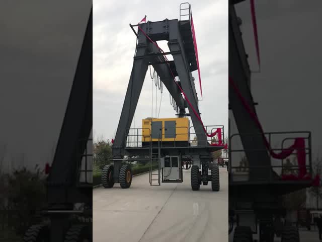 Remote Controlled Straddle Carrier Electric Cargo Transfer Cart For Workshop Terminal