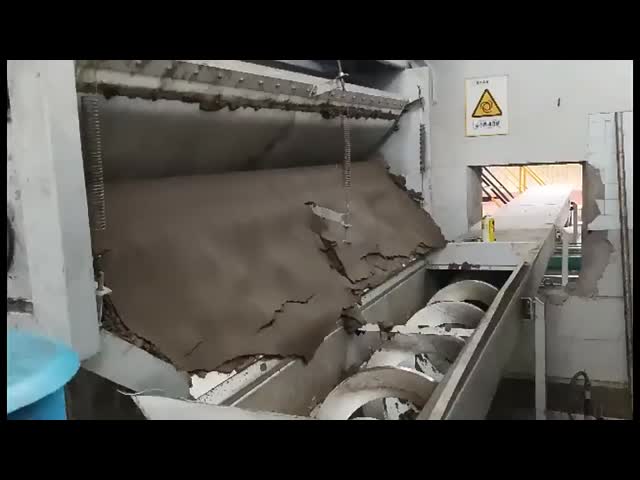 Industrial-Grade Spiral Conveyor for Building Materials and Solid Waste Transportation in Various Industrial Environments video