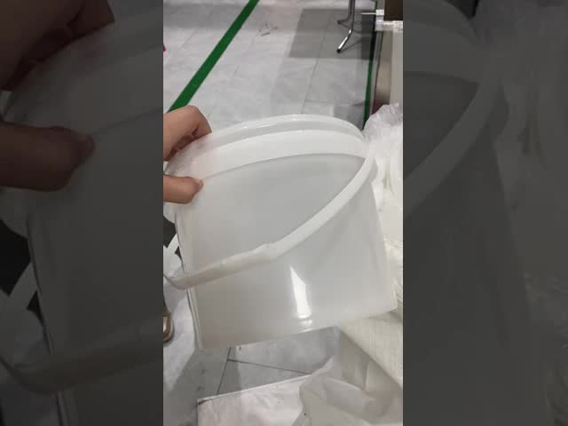 Plastic Food Grade Buckets With Snap On Lid For Storage And Transport