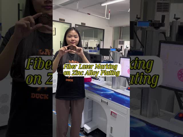 Desktop High Speed 20W Fiber Laser Marker Machine For Metal Space Saving