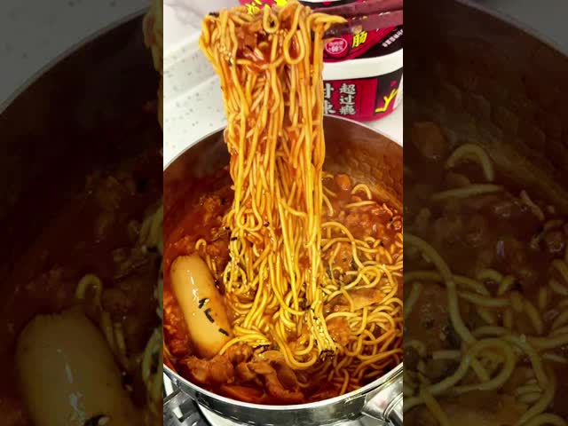 12 Months Shelf Life Korean Sausage Hot Chicken Noodles Authentic Korean Flavor Instant Noodles