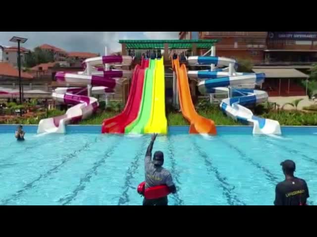 Aqua Park Adult Pool With Water Slides 7-15m Height For Entertainment