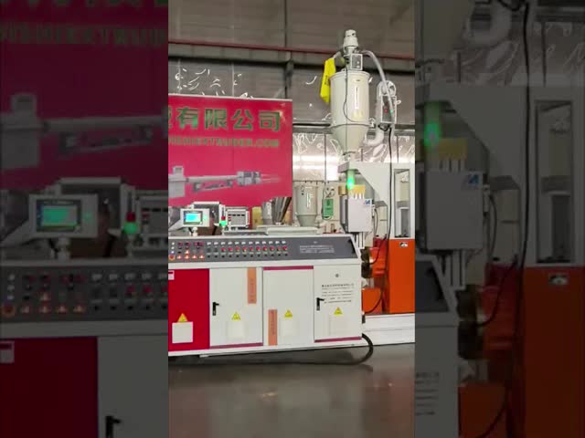 PE/HDPE Single Screw Feeder One-screw Extruder for Smooth Plastic Extrusion Needs