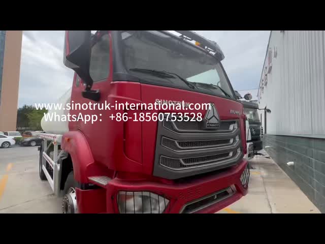 SINOTRUK HOHAN New HOWO Oil Truck Fuel Tank 4x2 Lhd Euro2 White and Red