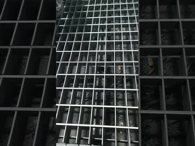 Anti-Slip Serrated Steel Grating for Walkway and Stair Treads