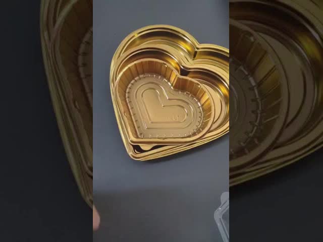 Customized heart shaped black gold bottom fruit container with transparent lid vacuum formed plastic PET packaging for disposable chocolate candy boxes for supermarkets