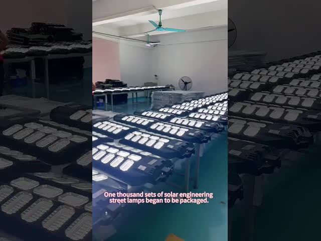 High Brightness Integrated Solar LED Street Light IP65 Waterproof Outdoor Driveway Light