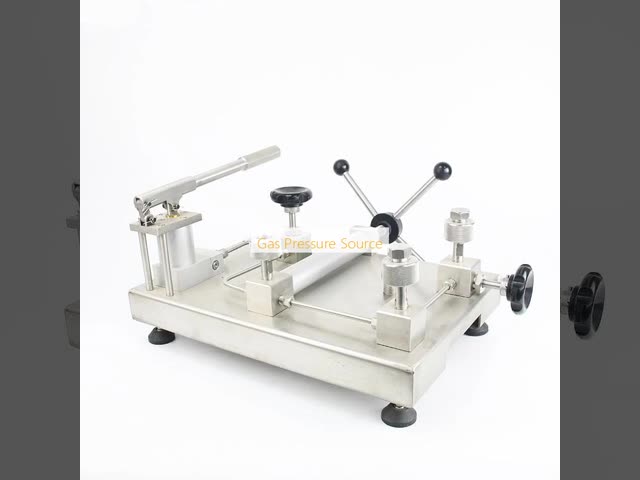 Smart Water Pressure Sensor Gas Pressure Source for Accurate Calibration of Pressure Instruments and Transmitters