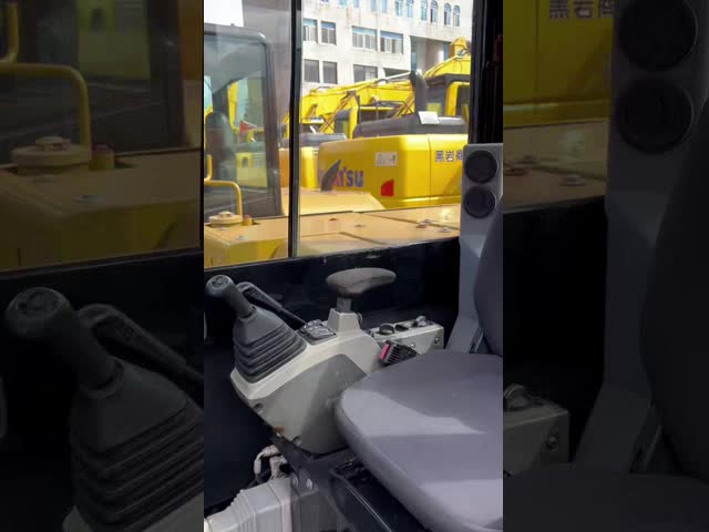 Original Caterpillar 305.5E2 Mini Excavator 5.5Ton Operating Weight Yanmar Engine