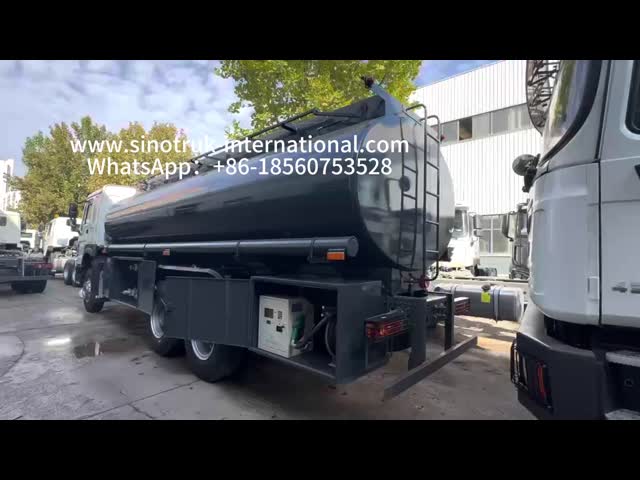 SINOTRUK HOWO 6×4 10 wheels Oil Tank Truck 371HP 20CBM With fuel dispenser The color can be customized
