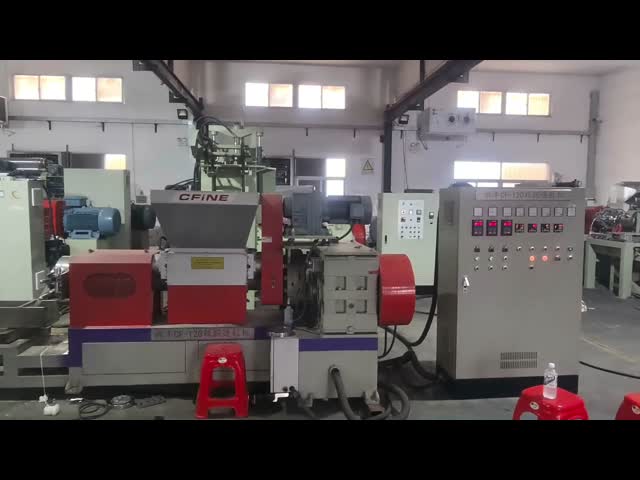 Two Wrist Industrial Extrusion Granulator For Rubber And Plastic 65-100kg/H
