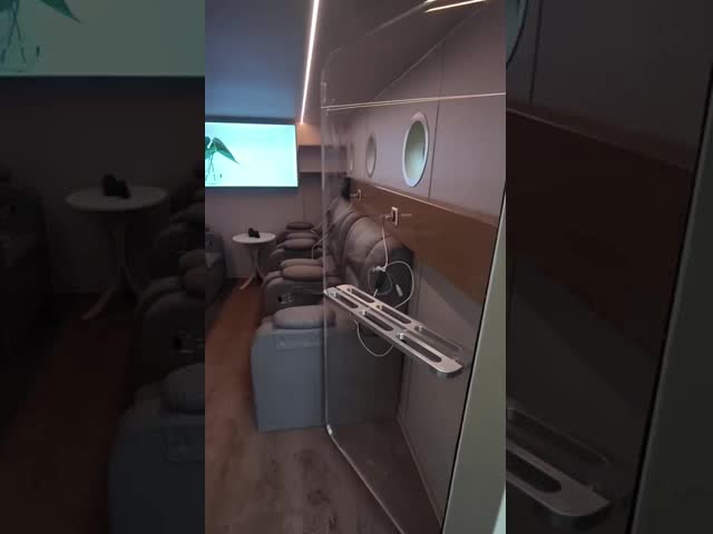 Hyperbaric oxygen showcase