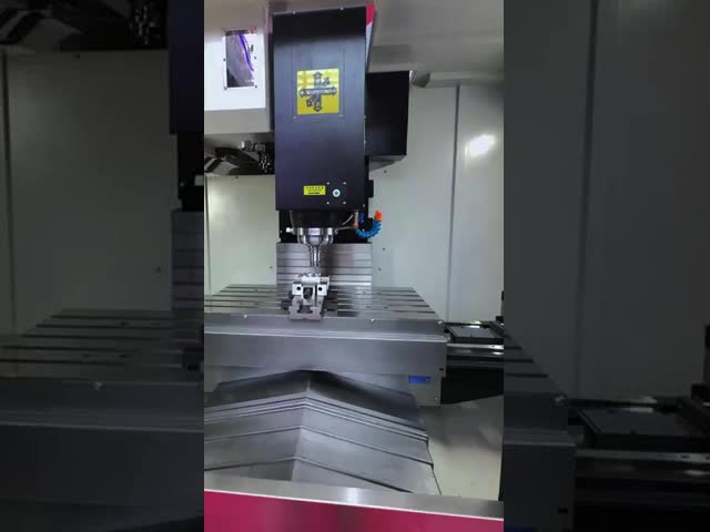 Compact CNC Drilling Milling Machine With BT40 Spindle Taper Hole 7.5 11KW Spindle Motor Power