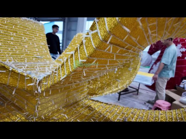 The large 3D New Year decorative photo-taking Christmas gift box archway is used for decorations of various festivals.