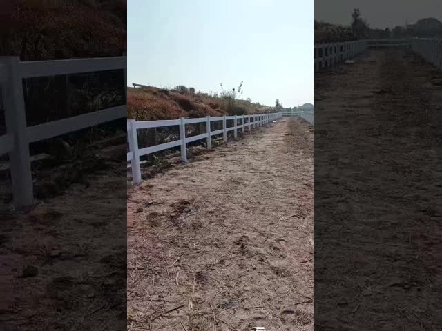 3 Rail Wire Mesh Fencing Eco-Friendly White Vinyl Horse Fence Panel