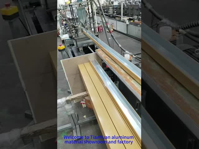 Powder Coated Aluminum Honeycomb Panels for Sound Absorption MRC0.65-0.8 in Construction Projects