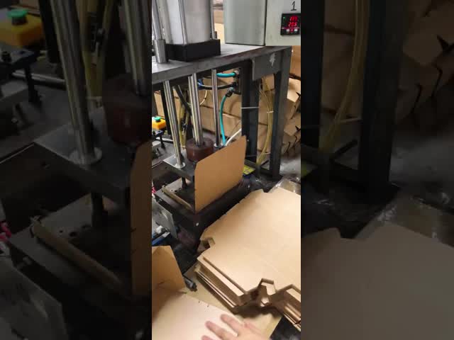 sturdy and durable cardboard bowls  perfect for serving soups, hot dishes, and saucy foods, ensuring customer satisfaction.