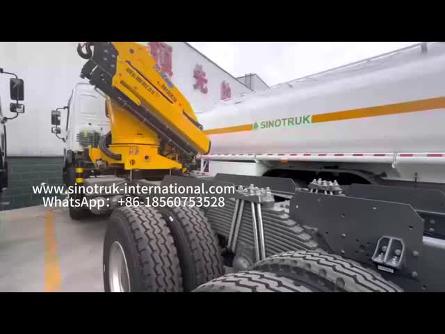 SINOTRUK Truck Mounted Cranes Equipment 12 Tons XCMG For Lifting 6X4  Knuckle Boom Crane Yellow, eye-catching, Military bumper