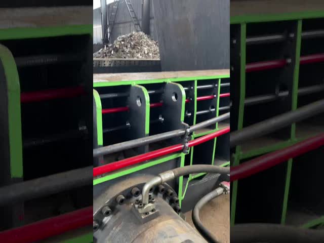 WS-630 Model Gantry Shear with 6300KN Max Cutting Force and 1400mm Blade Length for Scrap Metal Processing