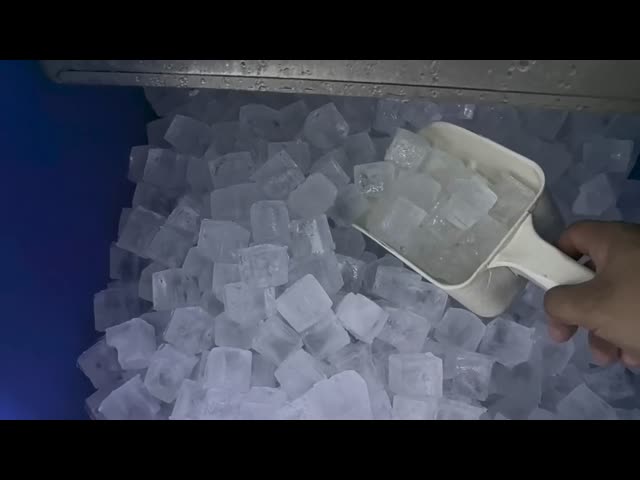 Commercial Modular Type Spray Cube Ice Machine Big Capacity Engineered to Create Crystal Clear Ice Cubes Perfect for Bars Restaurants and Catering Services