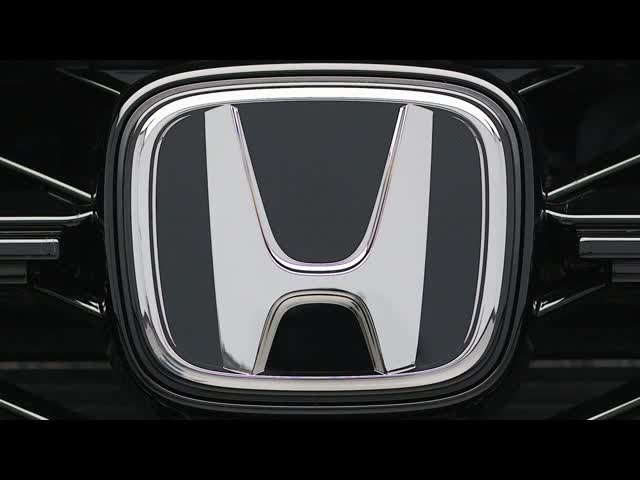 Honda CR-V Performer IG 4WD Half Leather Seat  Car Navigation DVD Music Server RCA Color Back Monitor ETC Keyless LED Light Fog Luggage Assist Grip Rear Tire Genuine 16