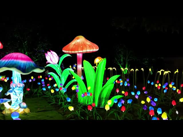 Traditional Chinese Festival Handmade Lanterns, Cartoon Character Lanterns for Theme Park Decoration