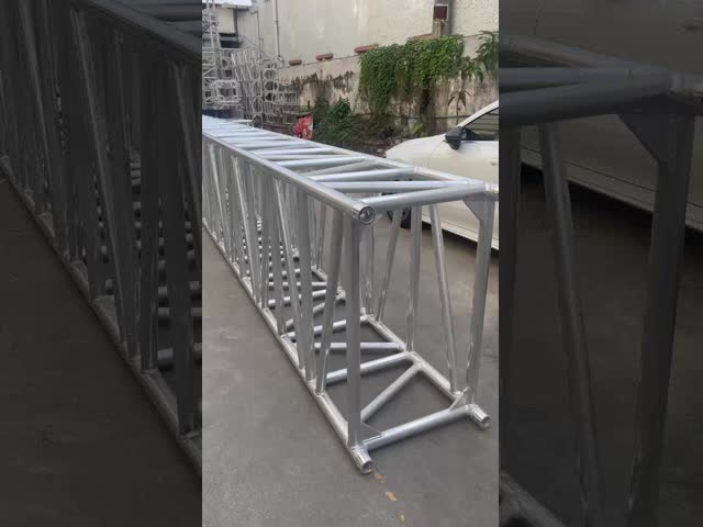 Lightweight Aluminum Stage Truss 500*1000mm and 1000*1000mm with 300kg Load Capacity for Concerts and Events