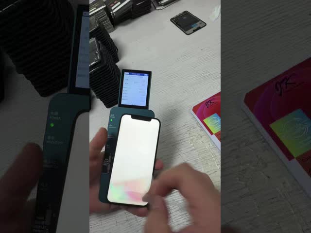 Factory Price 6.1 Inch 1170*2532 Resolution LCD Screen with 600±50 Cd/m2 Brightness for iPhone 12/12 Pro