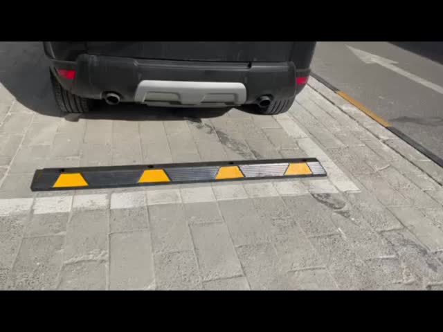 165cmx15x10cm 12.5kgs Long Yellow Rubber Reflective Tape Speed Bump Car Wheel Stopper Pack for Effective Parking