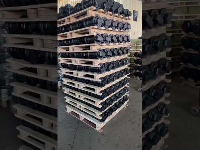 PC10 Excavator Undercarriage Track Roller Roll Smooth Finish