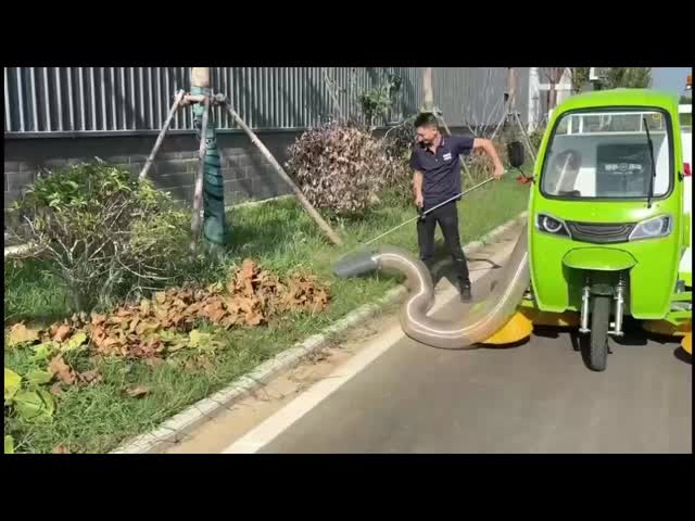 Electric Leaf Collection Trike Portable Sweeping Suction Equipment for Outdoors
