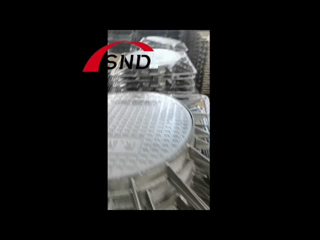 C250 Ductile Iron Square Art Manhole Cover 700*865*100mm with Spray Paint