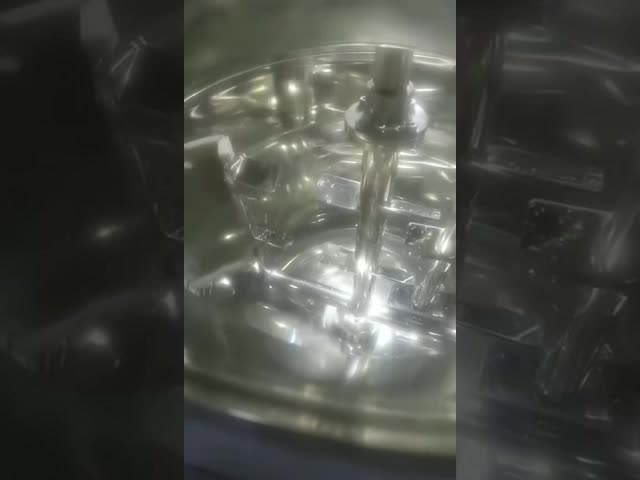 Stainless Steel Chemical Mixing Tank Reactor Electric Heating 200L With Wheels