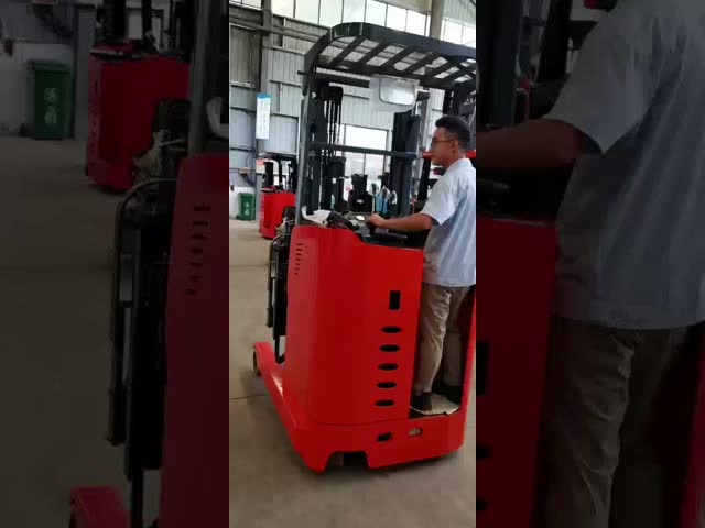 Orange 1.2T-3.0T Electric Reach Truck Forklift For Narrow Aisles