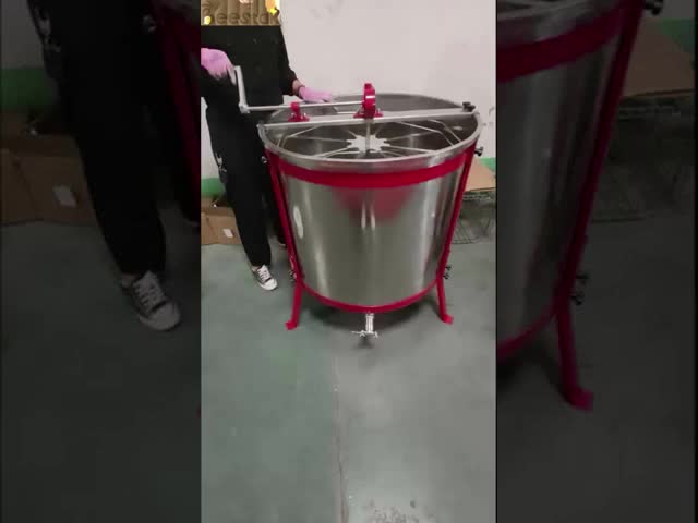 Stainless Steel 4-Frame Honey Extractor with 1.1mm Thickness 42*26cm Inner Basket and 47*63cm Honey Tank for Bee Farms