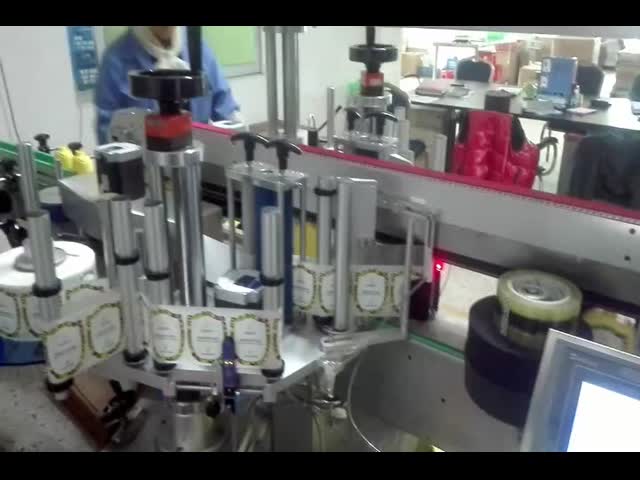 Roller Double Sided Labeling Machine For Gasoline Bottles Cleaning Agents Laundry Detergent