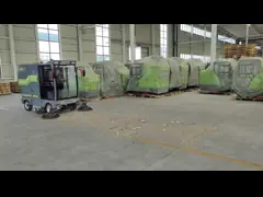 Large Ride On Industrial Sweeper High Power Dust / Debris Collection For Big Areas