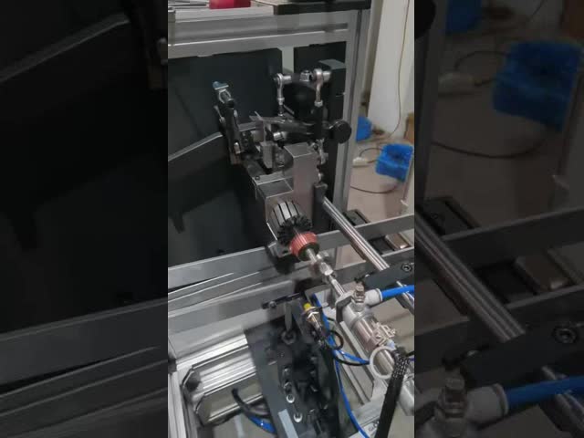 DC Motor Skew Armature Paper Inserting Machine Slot Cell Insulation 0.5 To 0.8 Second Per Slot