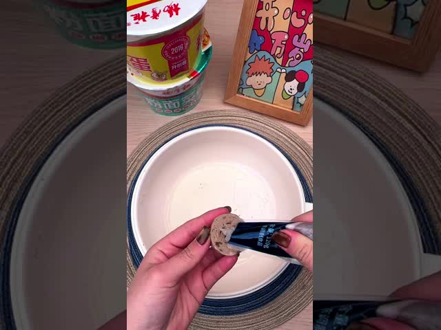 Quick And Easy Cooking Instant Noodles ramen With Vegetables And Eggs, healthy  instant noodles