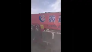 Dual Disc Fertilizer Spreader with Precision Field Coverage, 8-15m Spread Width, and 10m³ Hopper Volume