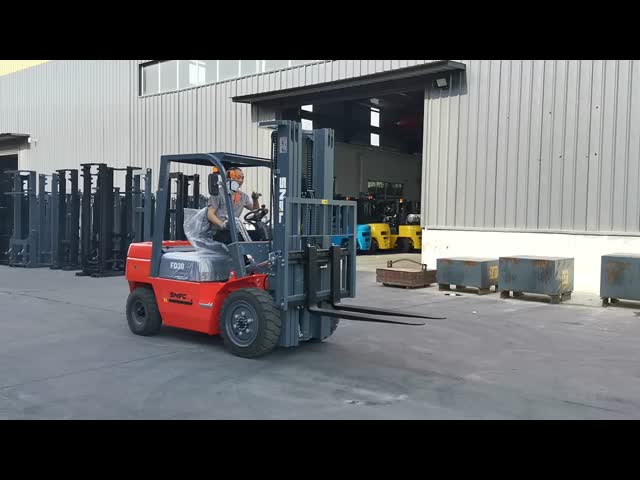 3 Ton Diesel Forklift Truck Heavy Duty 3000kg Load Capacity Smooth Hydraulic Lift