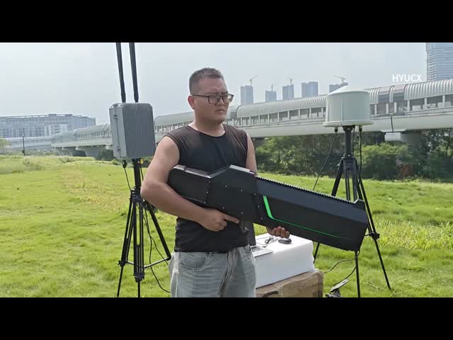 Handheld Anti Drone Gun 1-3km Distance 2.4GHz 5.8GHz Quick Response Wireless Signal Jammer